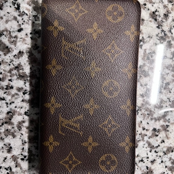 100% Authentic Louis Vuitton Zipper Wallet